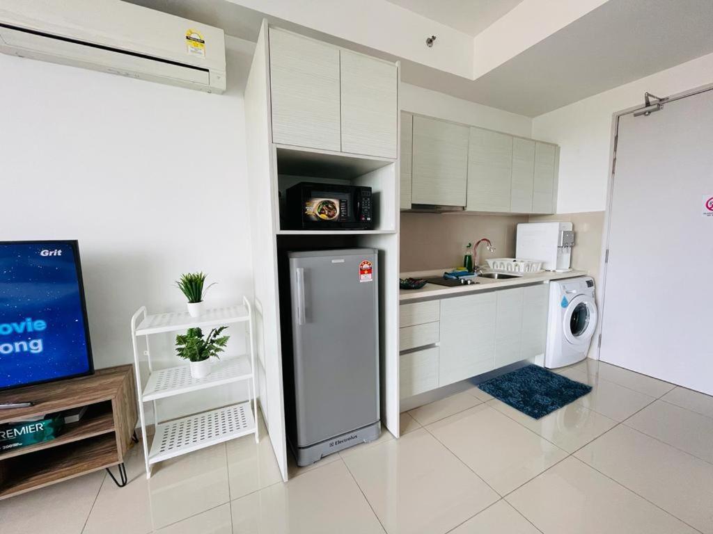 Homestay I-City Cantik, Tenang, Wifi, 4K Smart Tv, Netflix, Coway, Free Parking Шах-Алам Экстерьер фото